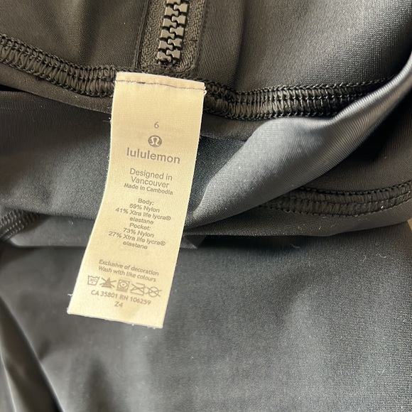 * SOLD* Lululemon Run with the Waves Crop 21” - Picture 9 of 9